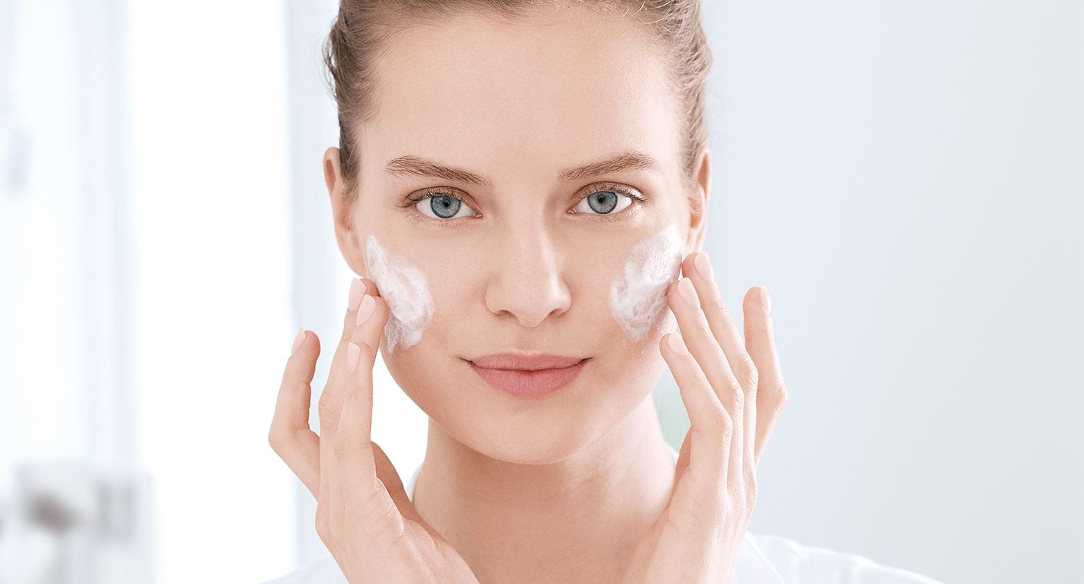 Một số lưu ý trong cách chăm sóc da mặt sau căng chỉ 