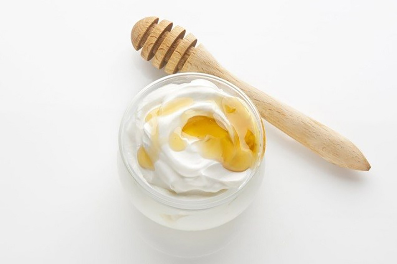 Mật ong và sữa chua là hỗn hợp giúp ngăn ngừa lão hóa da