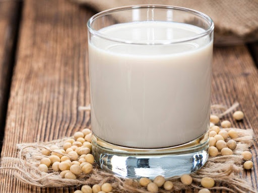 Uống sữa đậu nành mỗi ngày có thể đẩy lùi lão hóa da