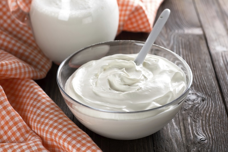 Sữa chua có chứa nhiều dưỡng chất giúp dưỡng trắng làn da của bạn