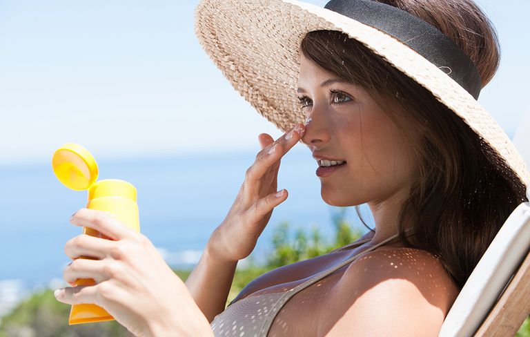 Bảo vệ da tránh sự tiếp xúc với tia UV