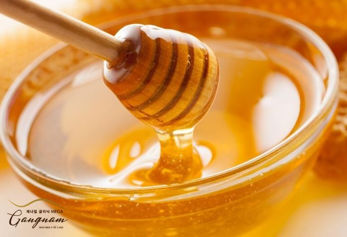 Sử dụng mật ong điều trị viêm da mặt