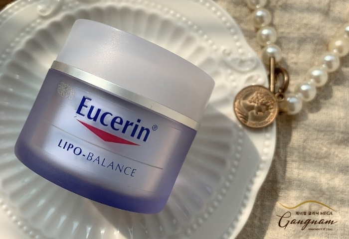 Kem dưỡng ẩm cho da khô Eucerin Lipo Balance