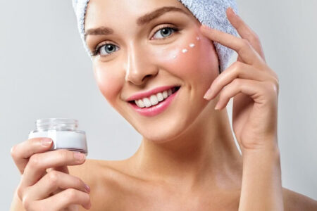 Đâu là các sản phẩm tái tạo da mặt hiệu quả bạn nên dùng?