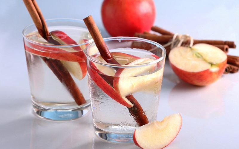 Nước detox táo quế có lợi cho sức khỏe và định hình vóc dáng