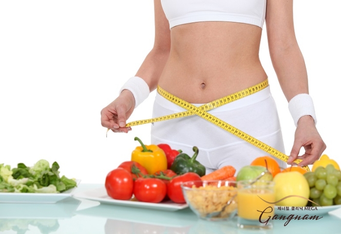 Hướng dẫn thực đơn ăn uống và chế độ tập luyện hỗ trợ giảm cân an toàn