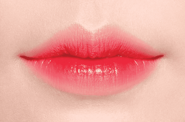 Màu môi collagen tạo độ căng bóng, tự nhiên tươi trẻ cho đôi môi 