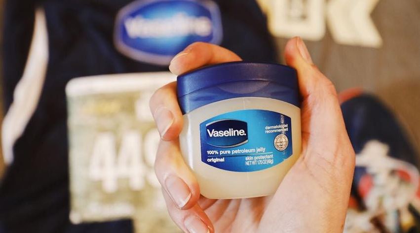 Vaseline nổi tiếng là một sản phẩm của thương hiệu Unilever