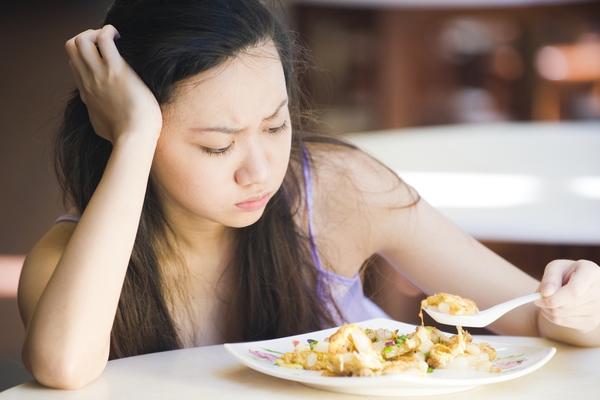 Các rủi ro có thể xảy ra khi nhịn ăn không đúng cách