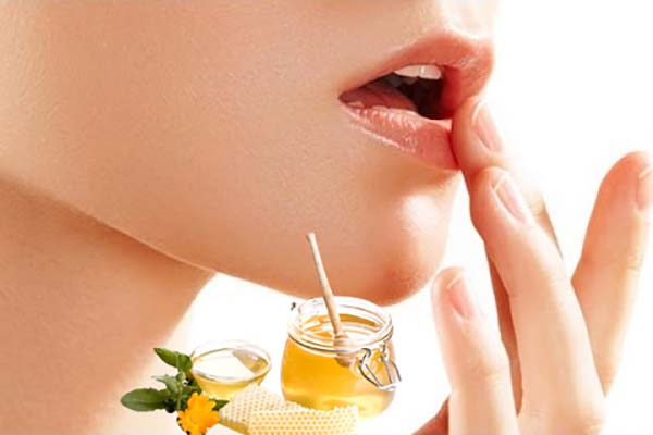 Bạn đã thử mật ong cho quá trình điều trị thâm môi