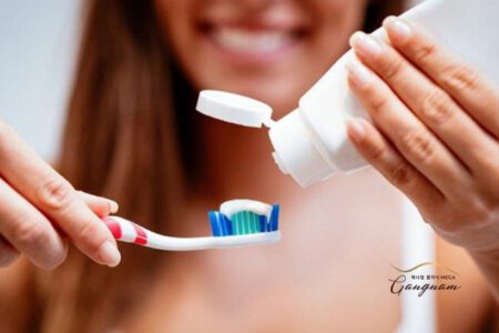 Trị thâm môi bằng kem đánh răng có được không?