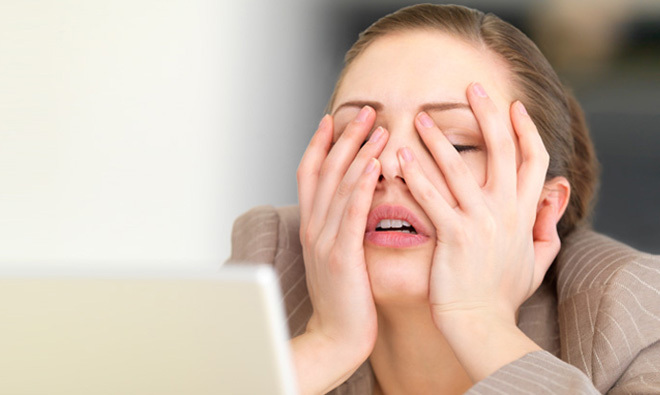 Stress căng thẳng gây áp lực lên cơ thể và cả đôi mắt của bạn
