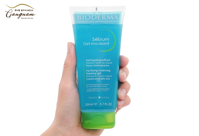 Sữa rửa mặt La Roche Posay Effaclar Purifying Foaming Gel cho nam da dầu mụn