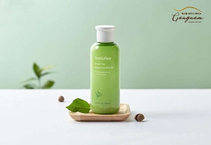 Nước Hoa Hồng Innisfree Green Tea Balancing Skin 200ml