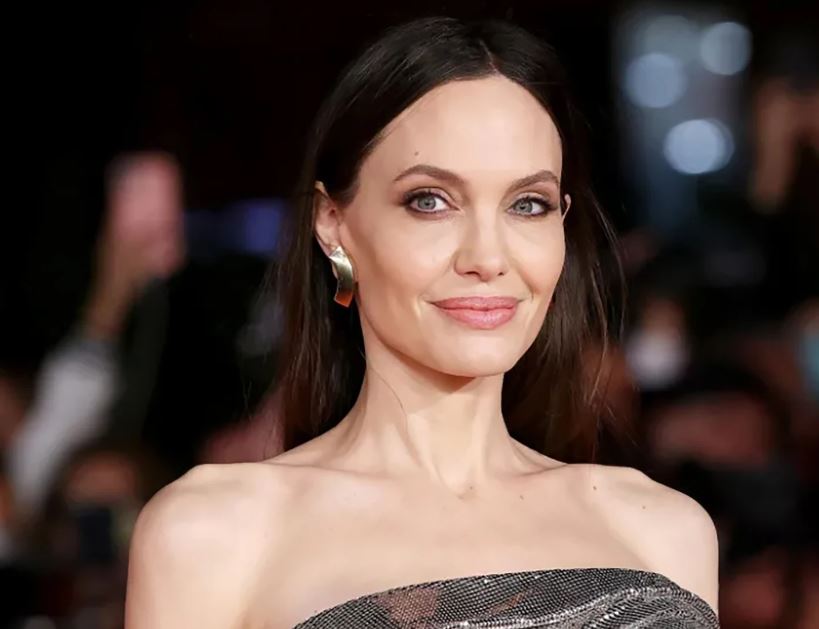 Tướng phái đẹp má hóp vẫn rất có thể thành công xuất sắc như ngôi sao 5 cánh Angelina Jolie. 