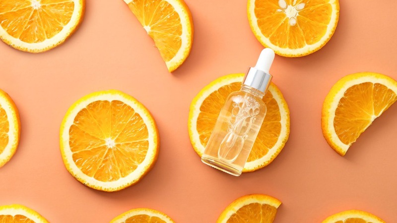 Một số điều cần lưu ý khi dùng vitamin C chăm sóc da mặt