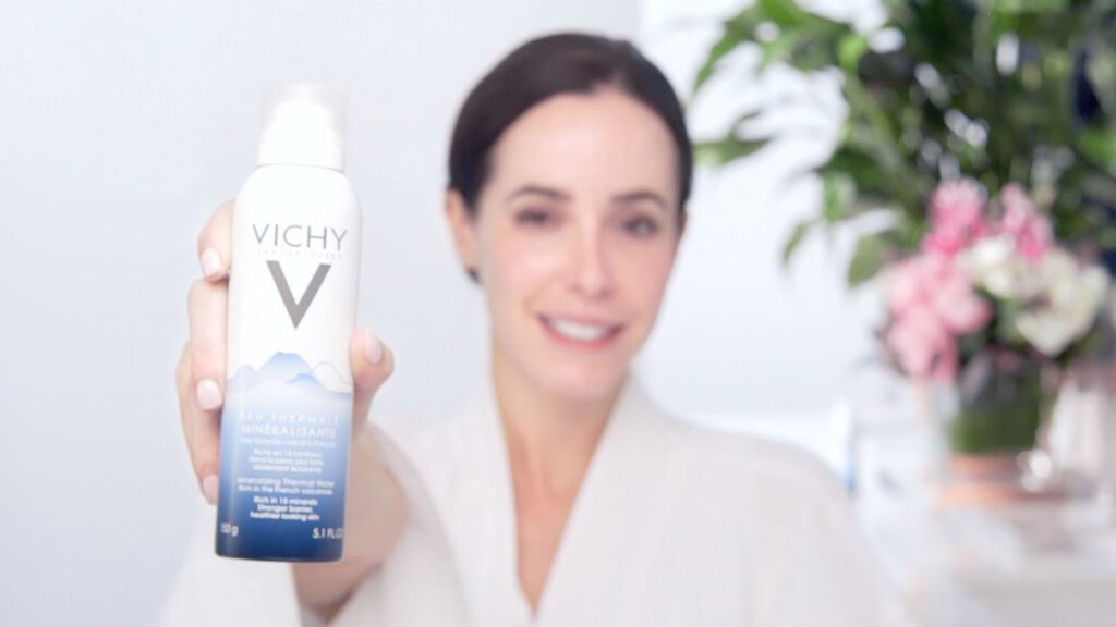 Xịt khoáng dành cho da dầu của Vichy cũng là một sản phẩm được chuyên gia khuyên dùng