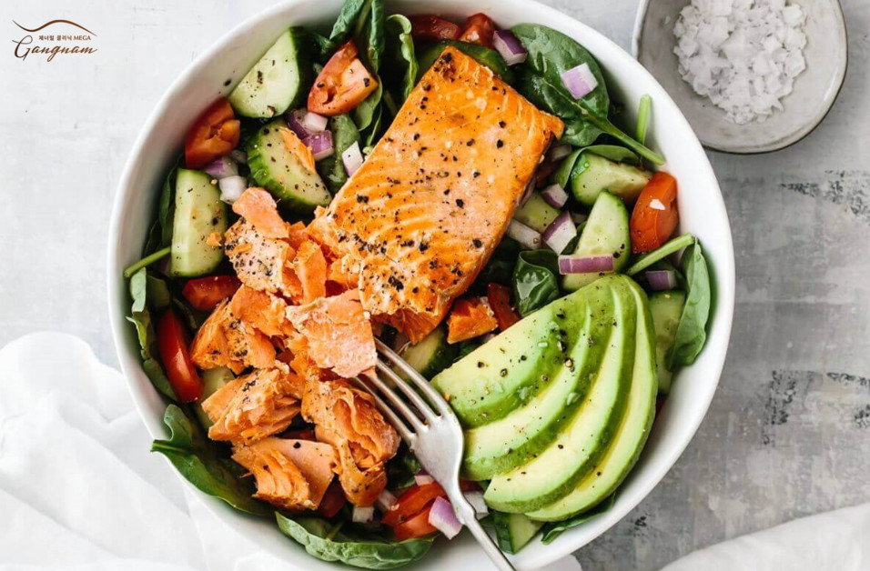 Gợi ý món ăn với cá hồi dễ làm như salad
