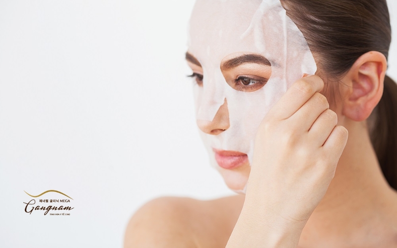 Có thể dùng một số dòng mặt nạ giấy dưỡng da để nâng cao hiệu quả làm đẹp, cải thiện sắc tố