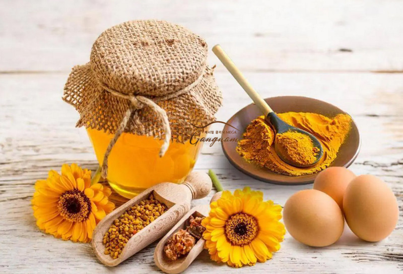 Nghê, mật ong và trứng gà chứa nhiều dưỡng chất tốt cho da