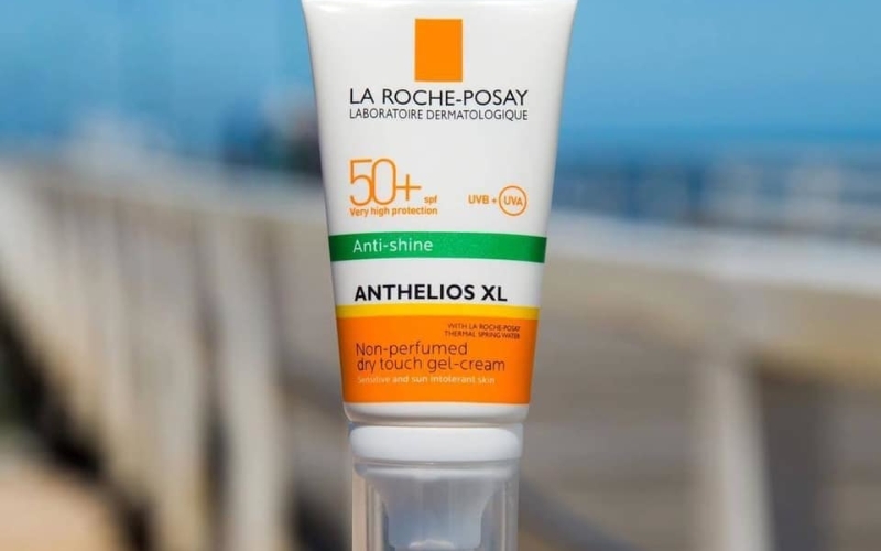  La Roche-Posay Anthelios XL Dry Touch Gel-Cream có quang phổ rộng, kiềm dầu mạnh và bảo vệ tốt