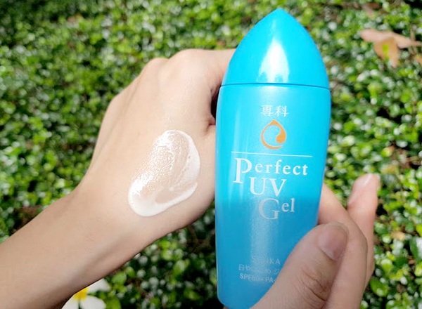 Kem chống nắng Senka Perfect UV Gel