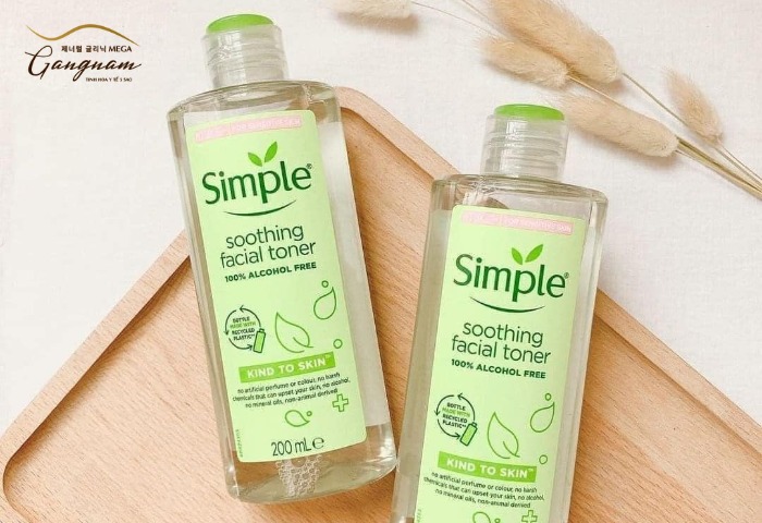 Toner se khít lỗ chân lông Simple Kind to Skin Soothing Facial Toner