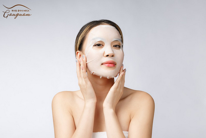 Cấp ẩm và bổ sung dưỡng chất cho da mặt mịn nhờ bước đắp mặt nạ 