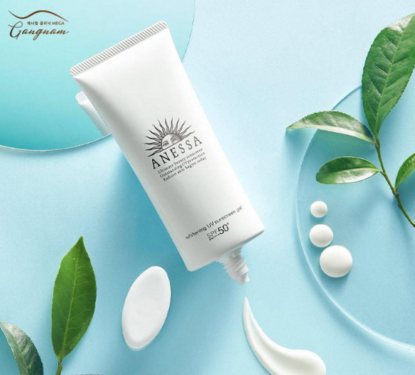 Anessa màu trắng Whitening UV Sunscreen Gel  