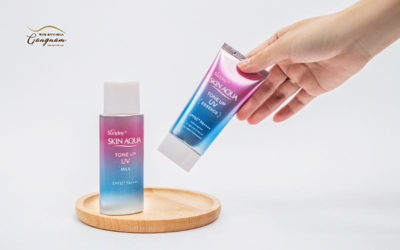 Skin Aqua Tone Up UV Essence Lavender cho hiệu ứng nâng tone nhẹ, dưỡng ẩm và chống tia UV tốt