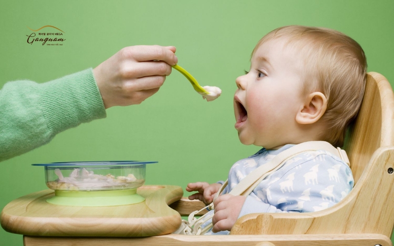 Trẻ em có thể ăn lê nhưng tốt nhất là khi răng nướu đủ cướng cáp, khỏe mạnh