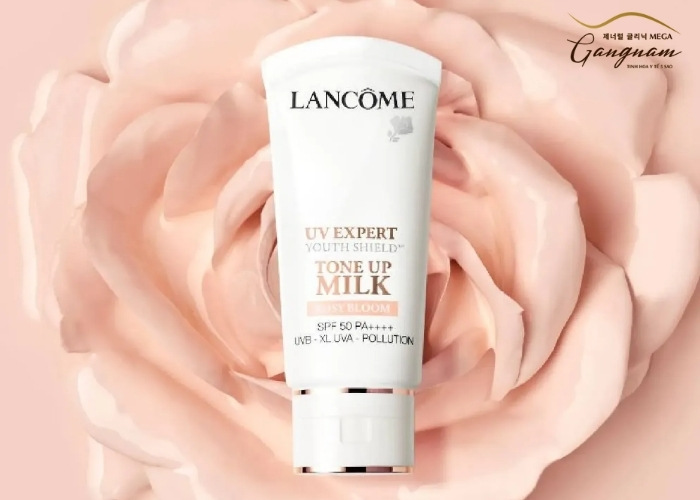 Kem chống nắng Lancome UV Expert Tone Up White SPF 50 PA++++