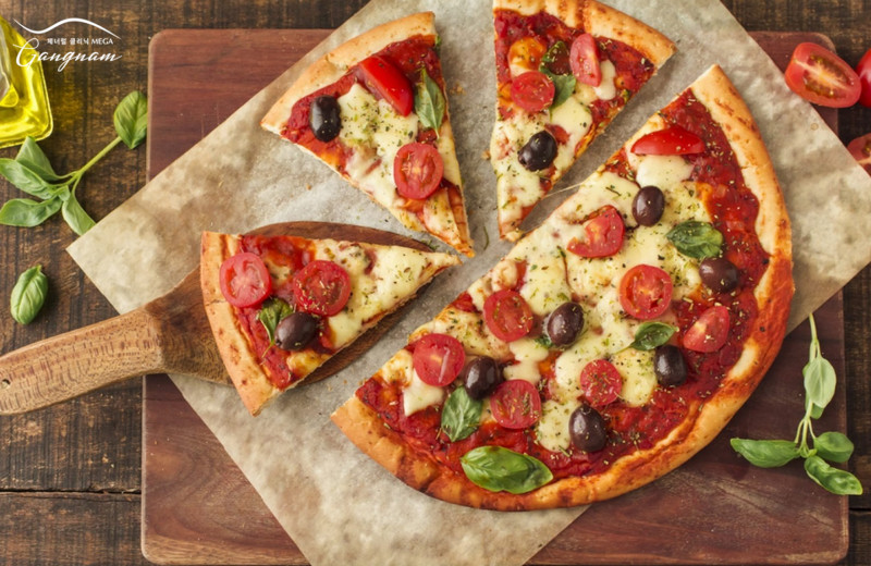 Ăn bánh pizza rất dễ tăng cân vì hàm lượng chất béo, calo cao
