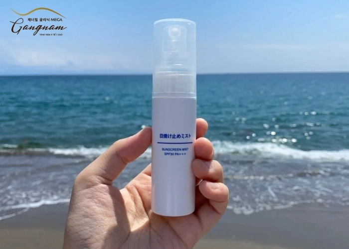 Xịt Khoáng Chống Nắng Muji Sunscreen Mist