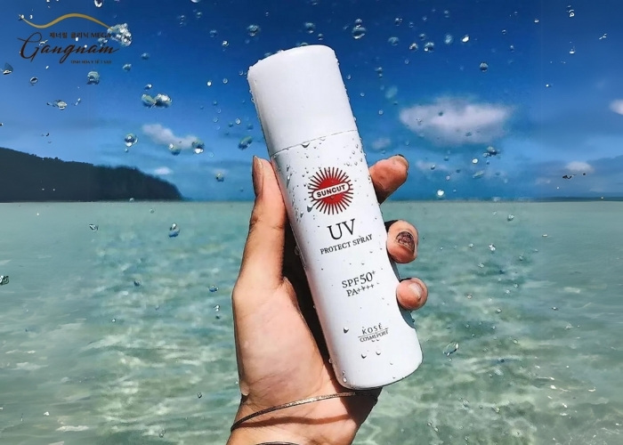 Xịt Kose Cosmeport Suncut UV Protect Spray SPF50+ Nhật