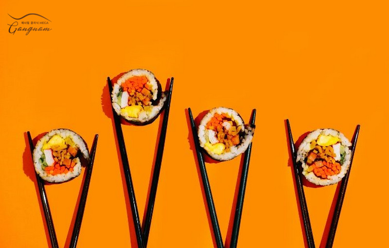 Kimbap với lượng calo khá cao sẽ khiến bạn tăng cân nếu ăn nhiều