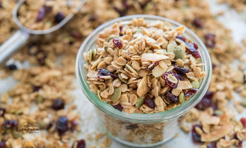 Những lưu ý quan trọng khi ăn Granola để đảm bảo sức khỏe và hạn chế tăng cân 