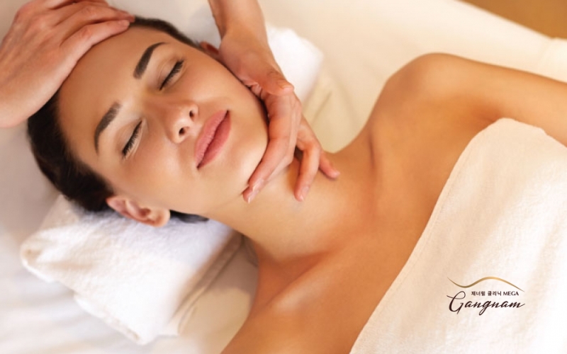 Sau 3 tuần có thể cân nhắc massage mặt nhẹ nhàng nhưng cần áp dụng đúng kĩ thuật, thời gian quy định 