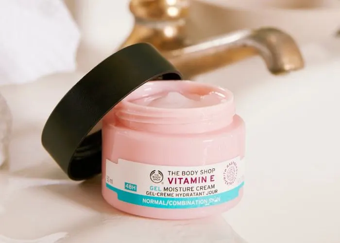 Kem dưỡng ẩm Vitamin E Aqua Boost Sorbet 