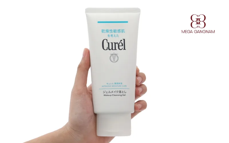 Curel Intensive Moisture Care Makeup Cleansing là lựa chọn an toàn cho da khô, da bị thiếu độ ẩm 